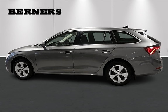 Skoda Octavia 2 of 5