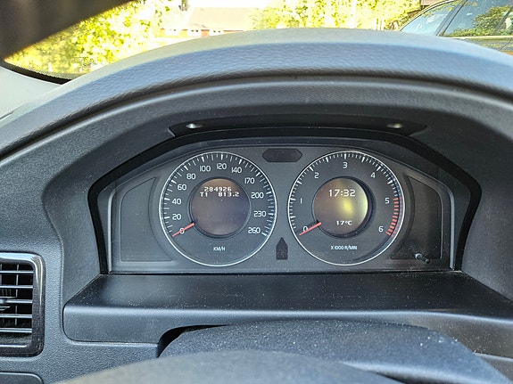 Volvo S80 3 of 3