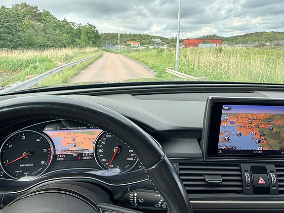 Audi A6 allroad 2 of 5