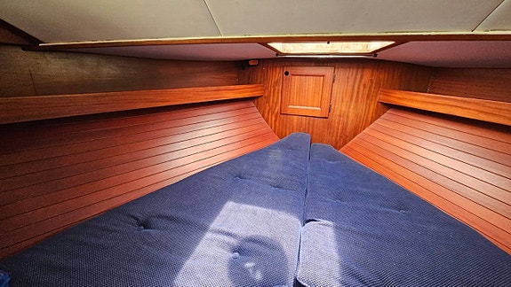 Storebro Royal Cruiser 40 2 x Volvopenta 270 hk Diesel 7 of 12