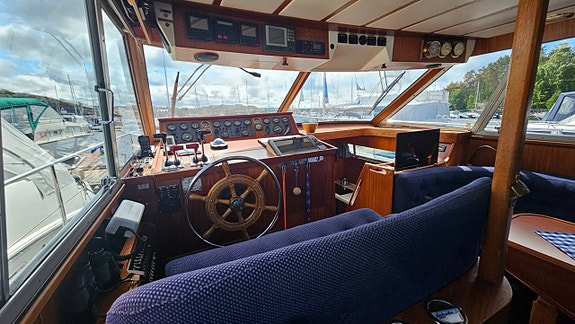 Storebro Royal Cruiser 40 2 x Volvopenta 270 hk Diesel 10 of 12