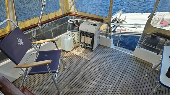 Storebro Royal Cruiser 40 2 x Volvopenta 270 hk Diesel 12 of 12