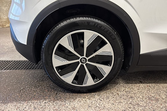 Renault Megane E-Tech 3 of 5