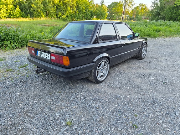 BMW 316i 3 of 5