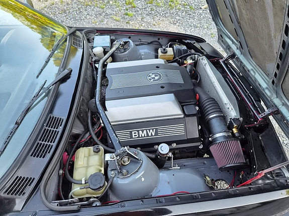 BMW 316i 4 of 5