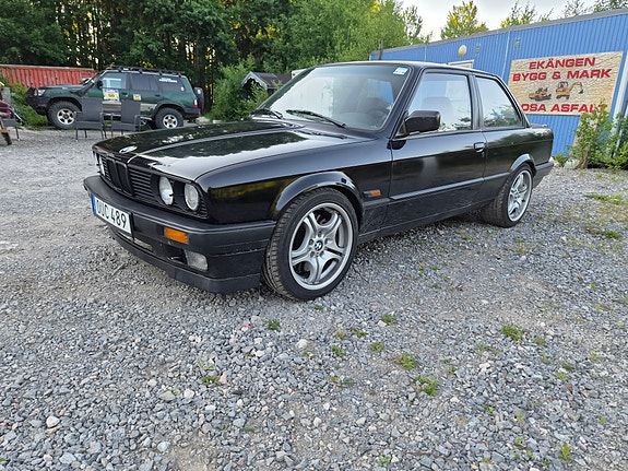 BMW 316i 2 of 5