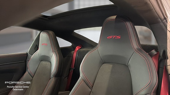 Porsche 911 Carrera 4 GTS 5 of 5
