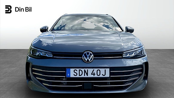 Volkswagen Passat 8 of 29