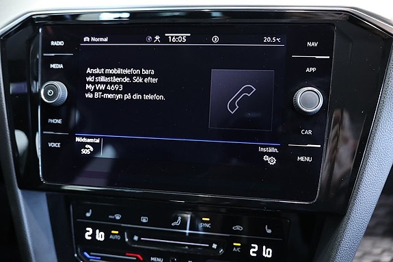 Volkswagen Passat 12 of 16