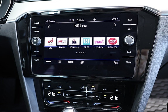 Volkswagen Passat 10 of 16