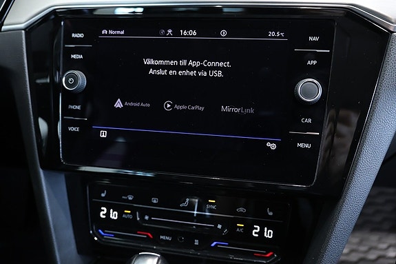 Volkswagen Passat 14 of 16