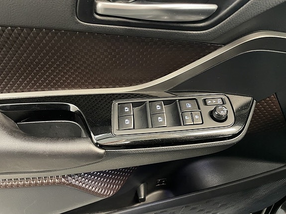 Toyota C-HR 17 of 17