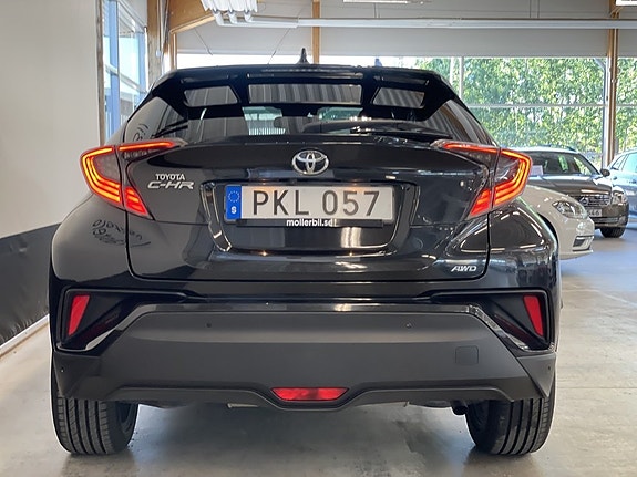 Toyota C-HR 8 of 17