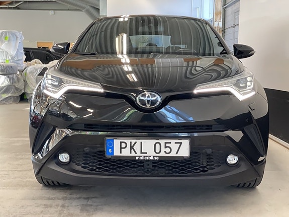 Toyota C-HR 3 of 17