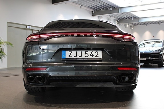 Porsche Panamera 4 7 of 19
