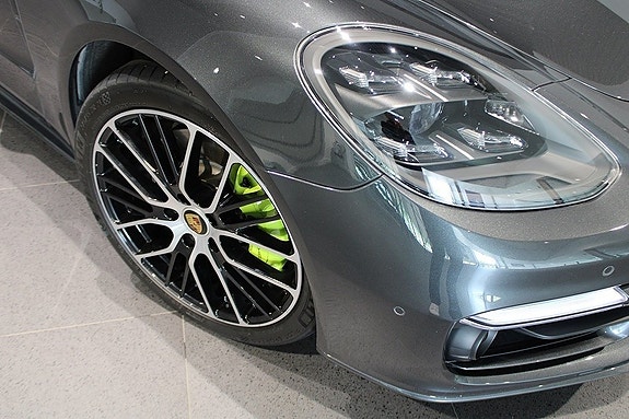 Porsche Panamera 4 12 of 19
