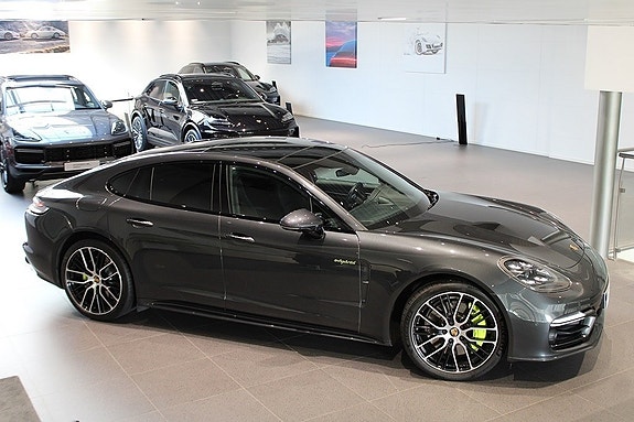 Porsche Panamera 4 18 of 19