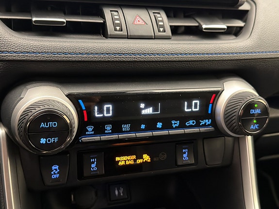 Toyota RAV4 25 of 30