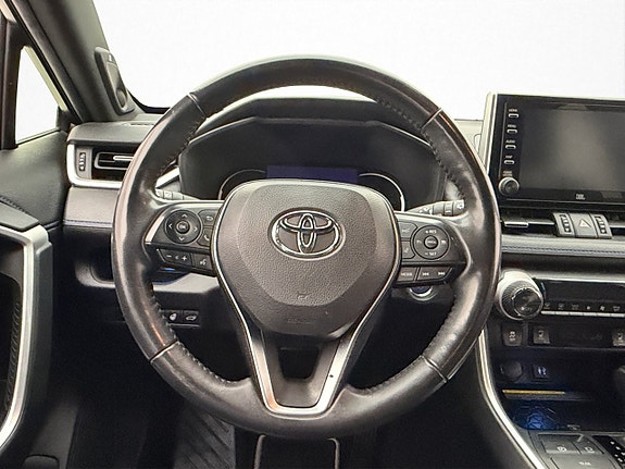 Toyota RAV4 17 of 30