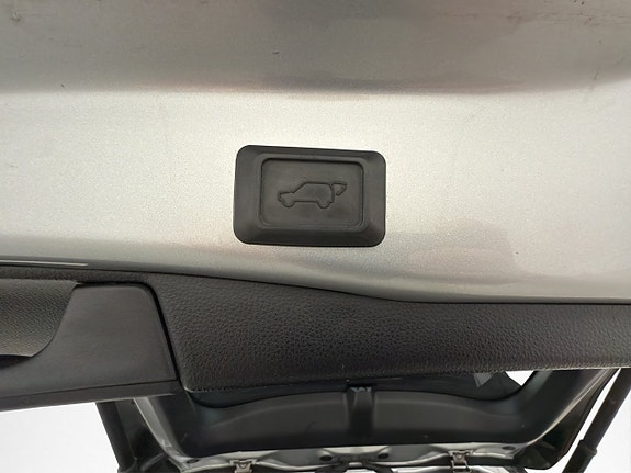 Toyota RAV4 12 of 30
