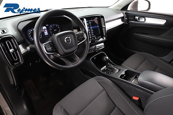 Volvo XC40 5 of 5
