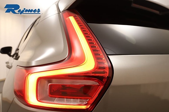 Volvo XC40 17 of 29