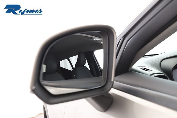 Volvo XC40 14 of 29