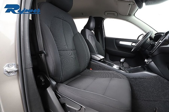 Volvo XC40 27 of 29