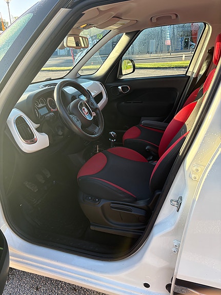 Fiat 500L 2 of 5