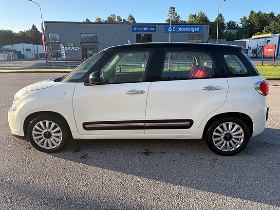 Fiat 500L 3 of 5