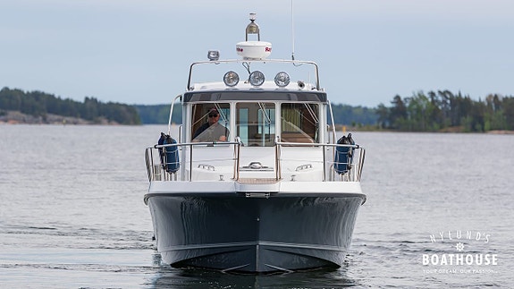Nord Star 31 Patrol | Volvo Penta D6-370A-E, DPH-C 3 of 5