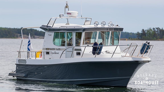 Nord Star 31 Patrol | Volvo Penta D6-370A-E, DPH-C 2 of 5