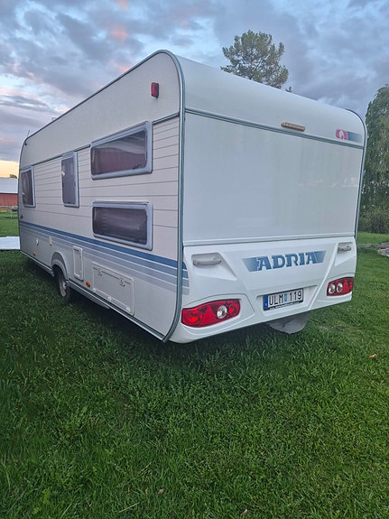 Adria 552 UK barnkammarvagn 2 of 7