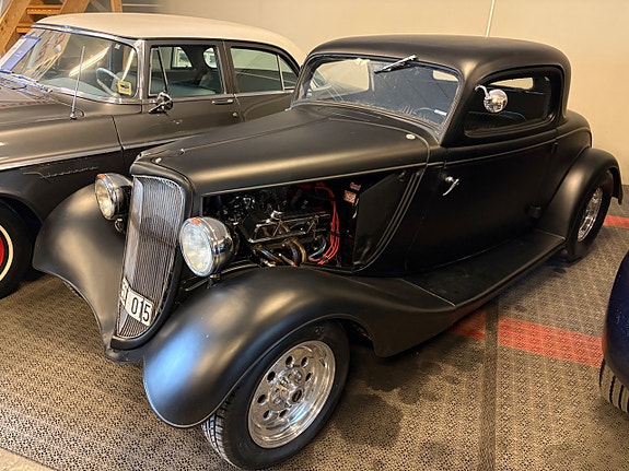 Ford Model Y 2 of 17