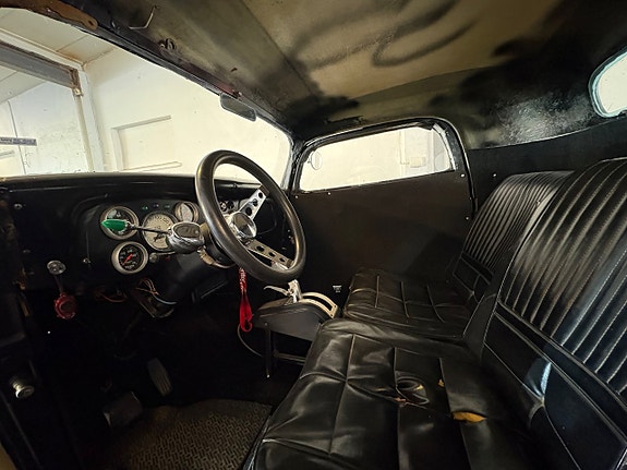 Ford Model Y 12 of 21