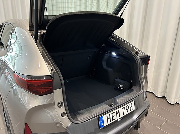 Cupra Tavascan 4 of 5