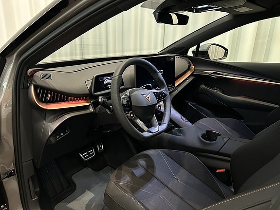 Cupra Tavascan 8 of 16