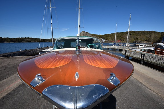 Riva Ariston 7 of 24