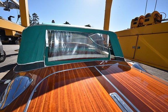 Riva Ariston 21 of 24