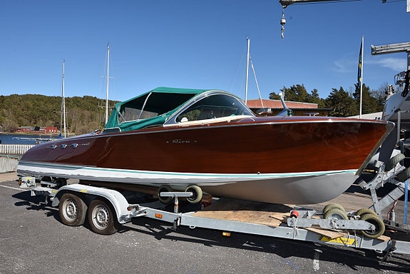 Riva Ariston 2 of 5