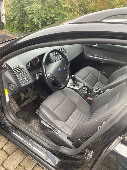 Volvo V50 3 of 5
