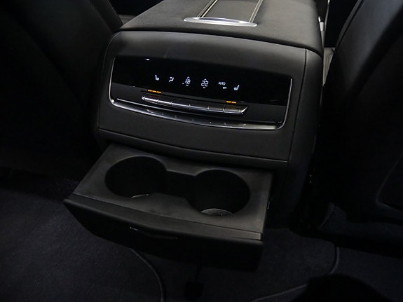 Cadillac Escalade 19 of 30
