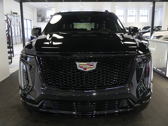 Cadillac Escalade 4 of 5