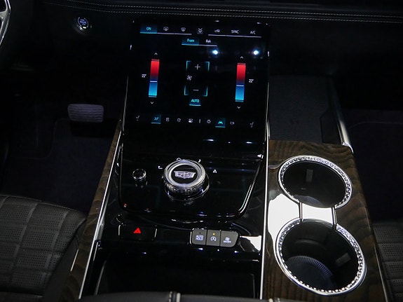 Cadillac Escalade 18 of 30