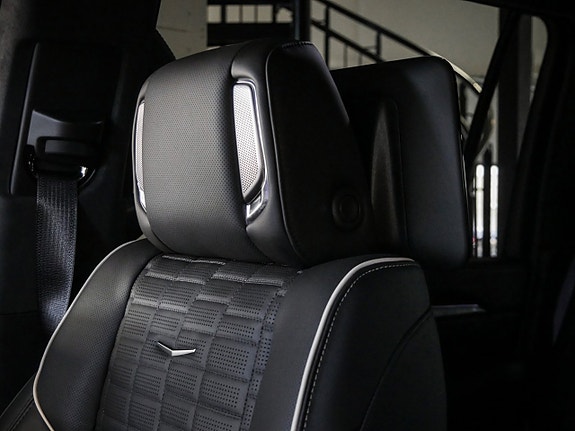Cadillac Escalade 26 of 30