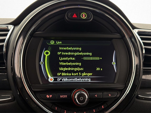 MINI Cooper 18 of 28