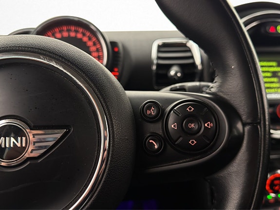 MINI Cooper 22 of 28