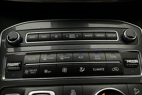 Hyundai Santa Fe 23 of 30