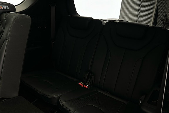 Hyundai Santa Fe 14 of 30
