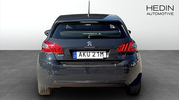 Peugeot 308 7 of 9